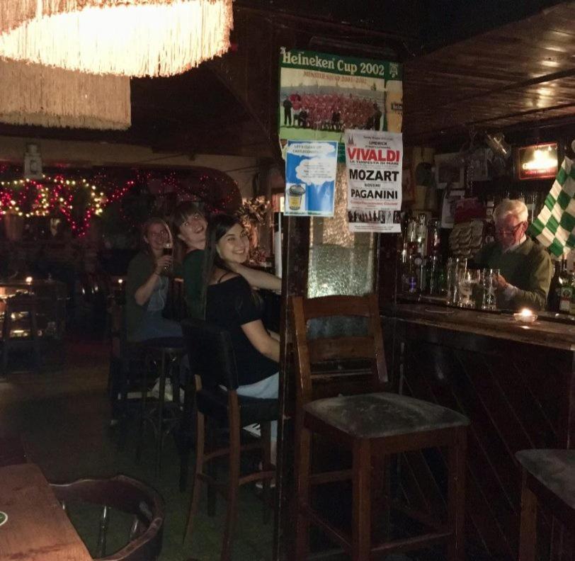 Kingfisher & Pub Privatunterkunft *