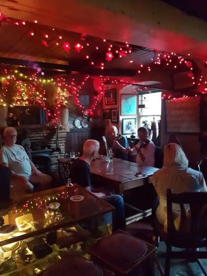 Kingfisher & Pub *
